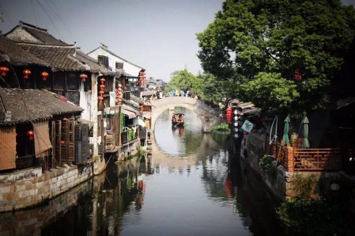 梦见三座坟重起的好高我在作揖游戏画面